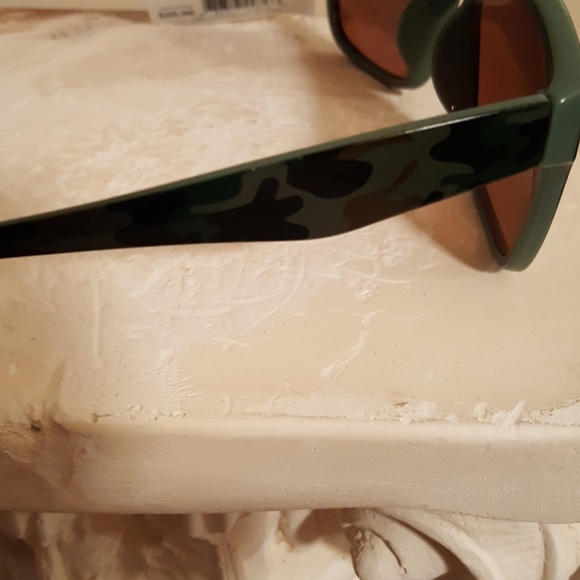 Sunglasses - Picture 4 of 7